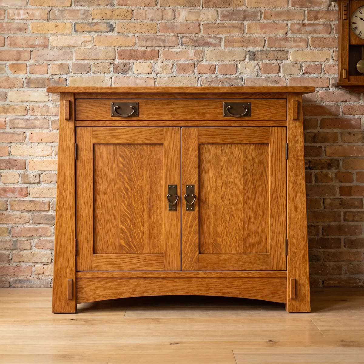 Bungalow 2-Door Console - Country