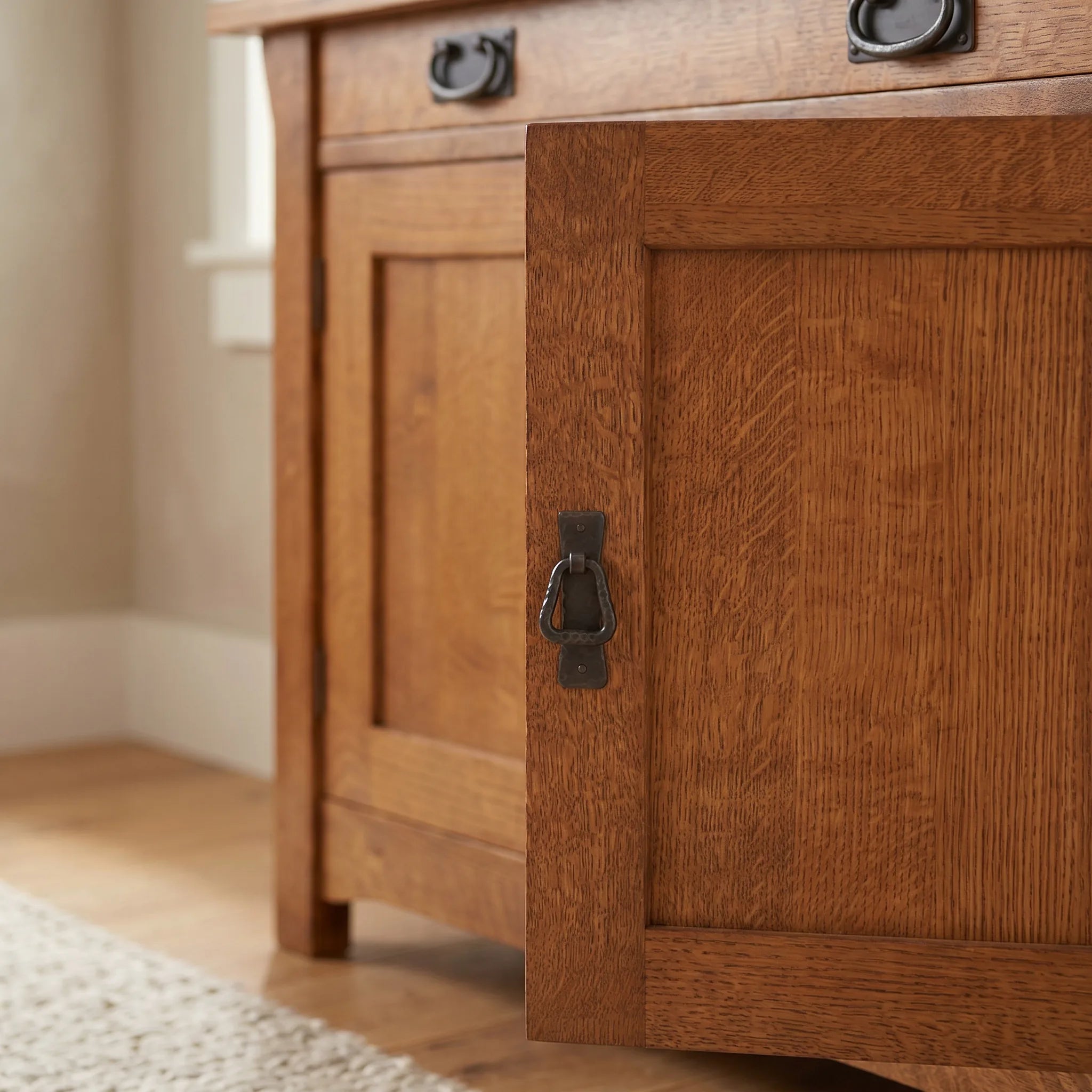 Mission 2-Door Console - Solid Oak — close-up detail