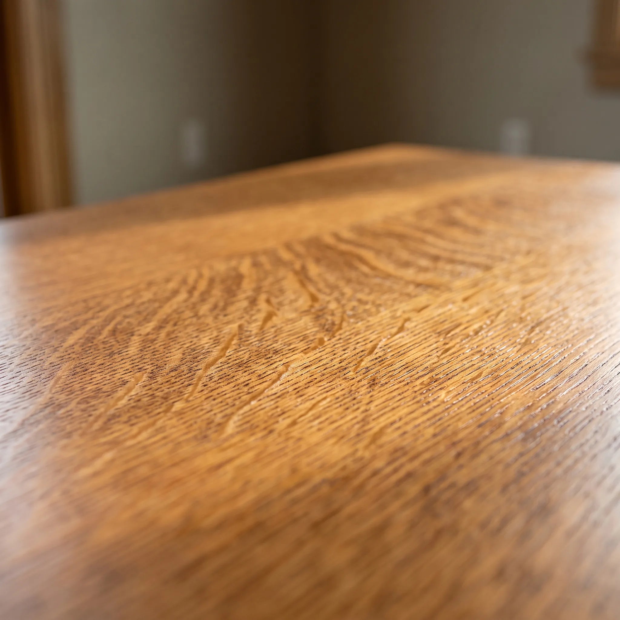 Mission Coffee Table - Antique Brown — quarter-sawn wood grain detail
