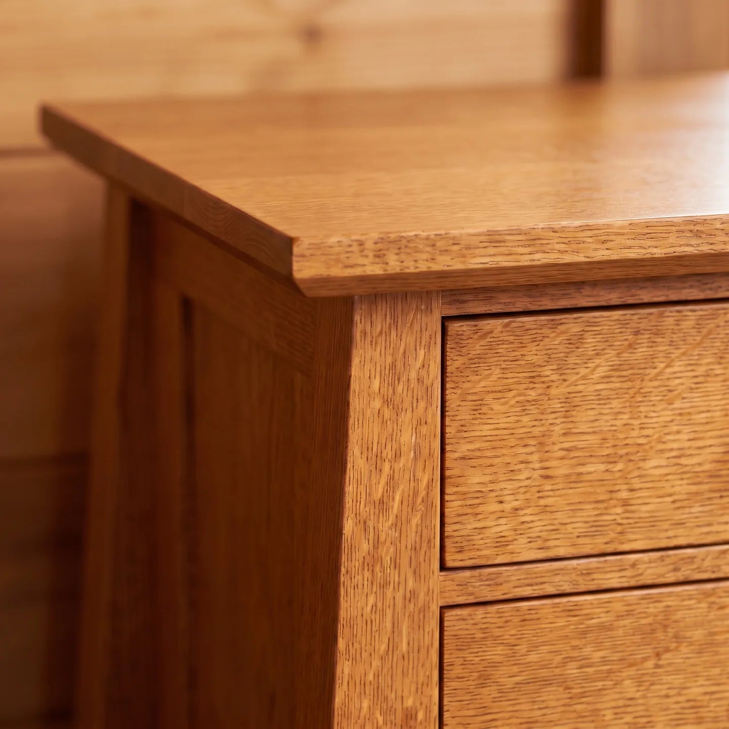 Bungalow 3-Drawer Nightstand - Country