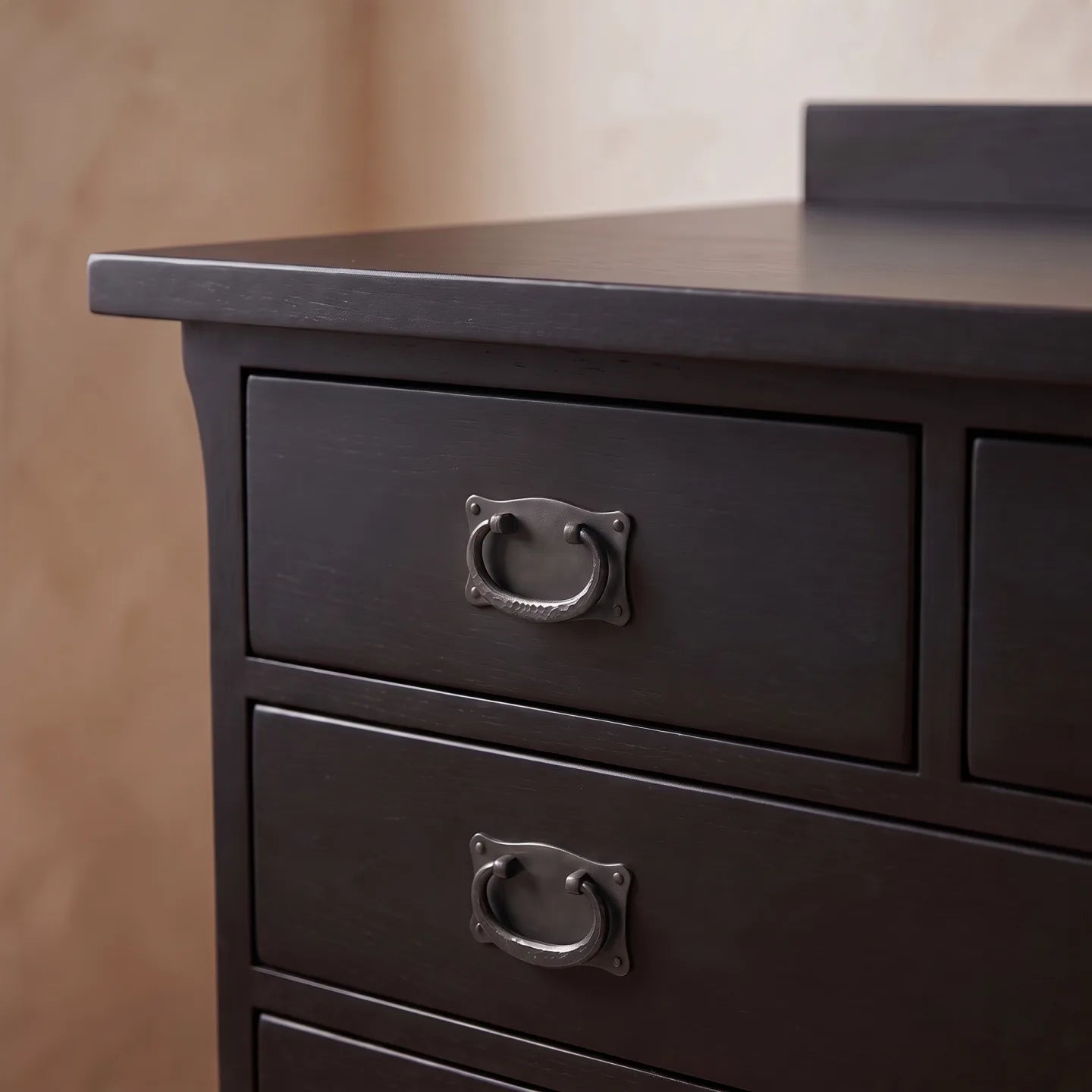 Mission 10-Drawer Dresser - Black