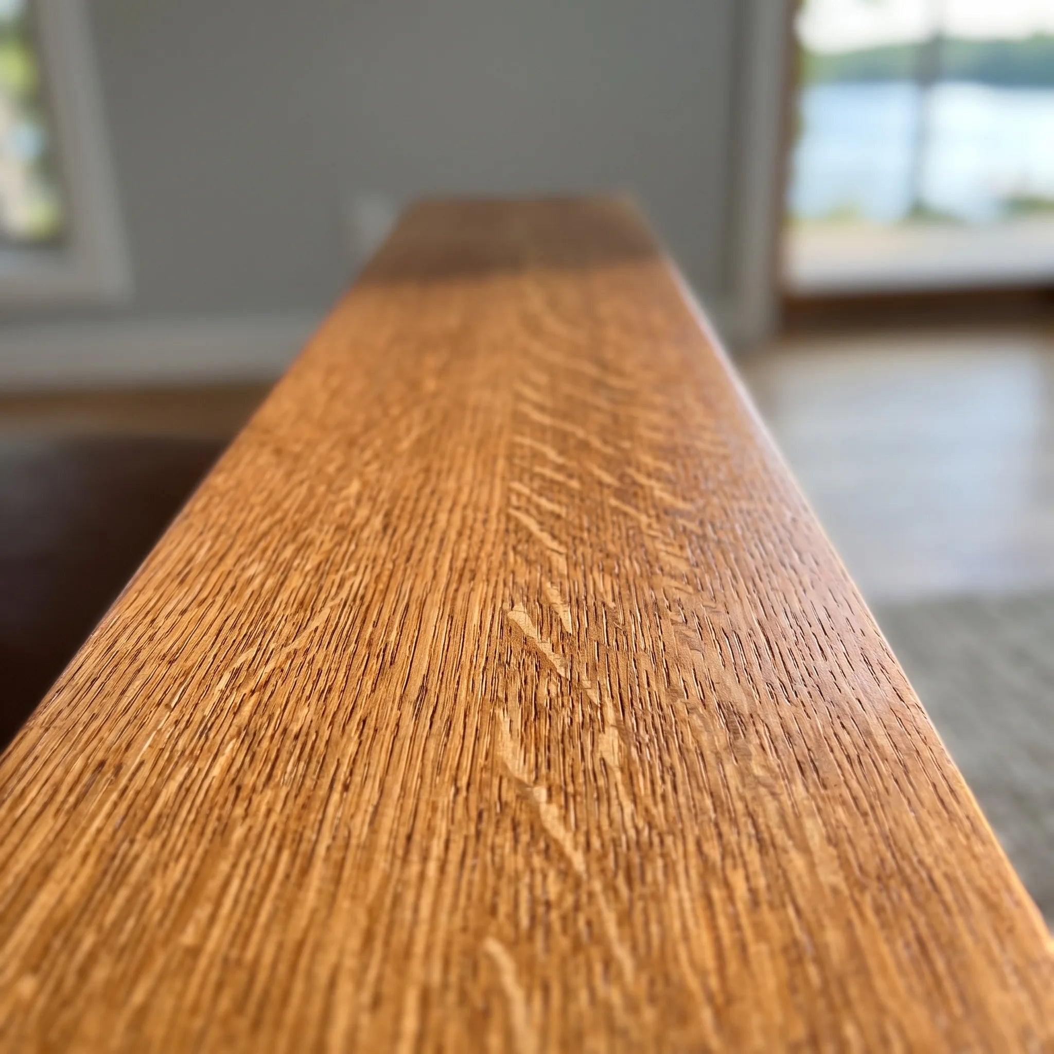 Loveseat - Solid Oak — quarter-sawn wood grain detail